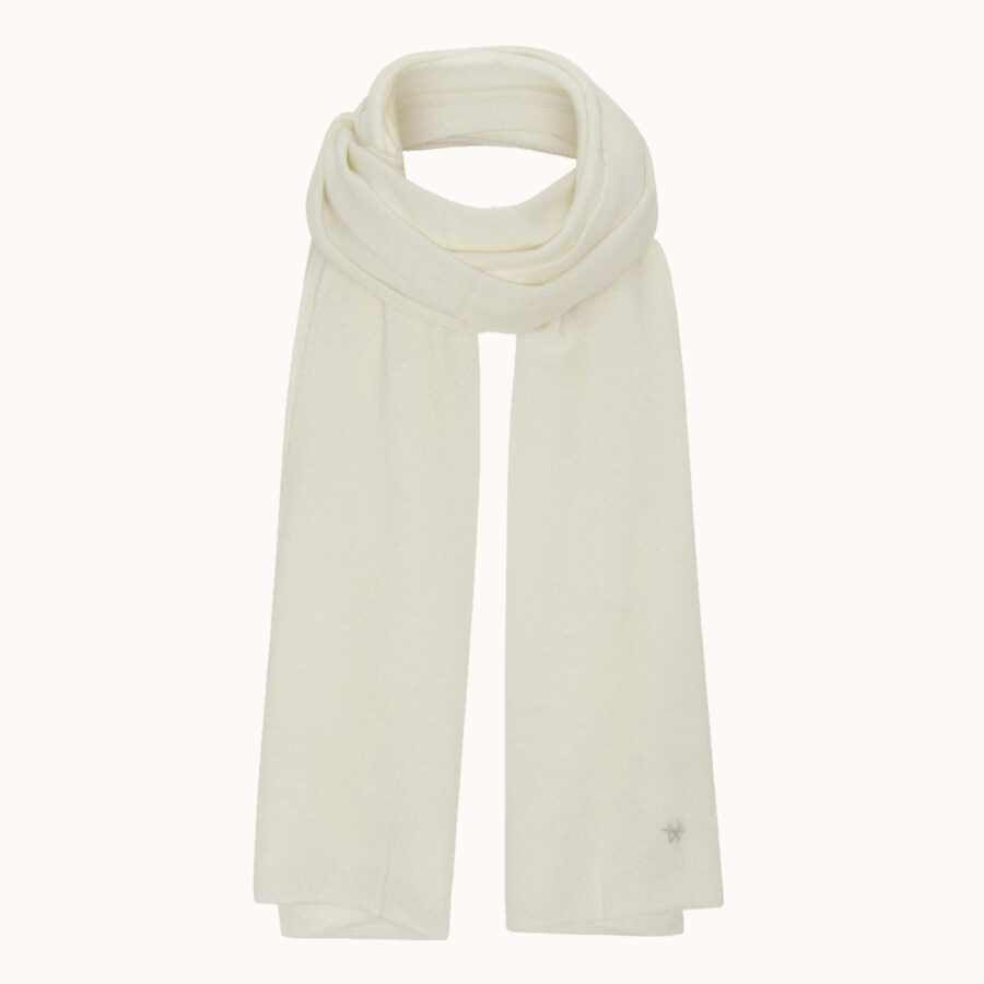 Knitted cashmere scarf from Wuth Copenhagen. 100% premium cashmere.