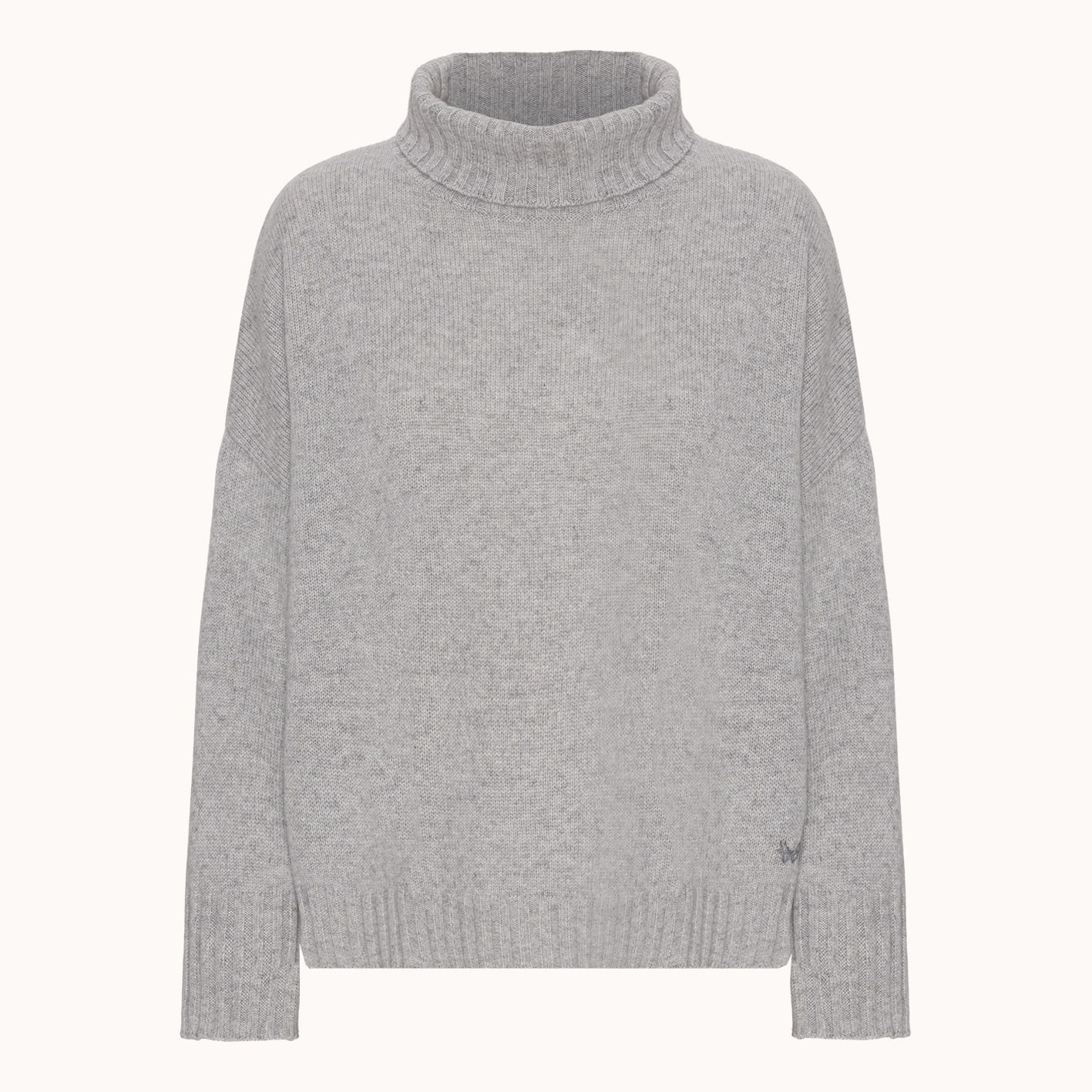 Women's oversized cashmere turtleneck in 100% superior cashmere from Inner Mongolia from Wuth Copenhagen.