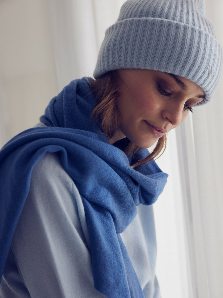 tribeca halstørklæde. Vores cashmere accessories fra Wuth Copenhagen i 100% luksuriøs cashmere. Vi har luksuriøs cashmere tilbehør til alle lejligheder.